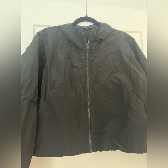 Zara Cropped Packable Black Rain Jacket Size Medium - Picture 10 of 16